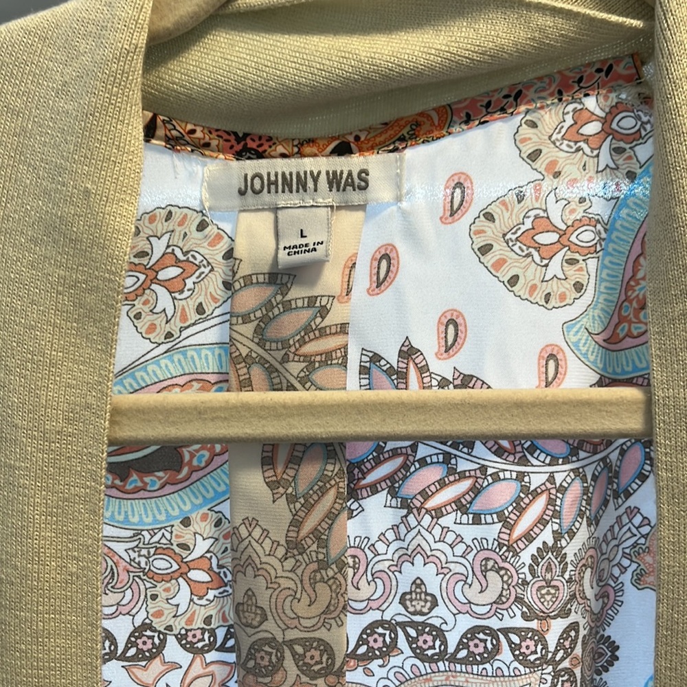 Johnny Was scarf back ~Light weight~￼ cardigan~ beige ￼~women’s size L🌺 - Picture 7 of 9